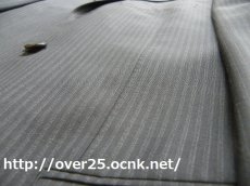 画像2: 【極美品USED】高級　ポールスミス×ＣＥＲＲＵＴＩ　シャドーストライプブラック　３Bシングルスーツ　サイズＬ（W78ｃｍ・股下82ｃｍ） (2)