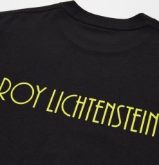 画像4: 【60年代のポップアートTシャツ】ロイ・リキテンスタイン（Roy Lichtenstein）UT グラフィックTシャツ（半袖・オーバーサイズフィット）｜作品： I Can See the Whole Room〜（1961年）｜サイズ：L｜ユニセックス (4)