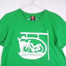 画像2: 【旧ロゴの大人サイズTシャツ】レゴ（ LEGO）CYKELFORRETNING　デザイン入り 半袖Tシャツ（カットソー）｜サイズ：S（42cm）｜グリーン系｜USED【メンズ】【レディース】 (2)