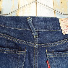 画像8: 【リーバイスジャパン扱い】00's Levi's  センター外し ワイドハーフ デニム ジーンズ  29インチ（ウエスト：80cm）インディゴ【湘南倉庫】レディース古着  (8)