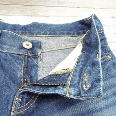 画像11: 【リーバイスジャパン扱い】00's Levi's  センター外し ワイドハーフ デニム ジーンズ  29インチ（ウエスト：80cm）インディゴ【湘南倉庫】レディース古着  (11)