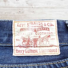 画像12: 【リーバイスジャパン扱い】00's Levi's  センター外し ワイドハーフ デニム ジーンズ  29インチ（ウエスト：80cm）インディゴ【湘南倉庫】レディース古着  (12)