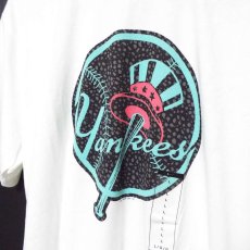 画像3: 人気のNLB公式グッズ｜タグ付き未使用　NIKE（ナイキ）SPORTSWEAR YANKEES（ニューヨーク　ヤンキース）ロゴ入り　Tシャツ｜サイズ：L｜メンズ｜レディース｜オーバーサイズ (3)