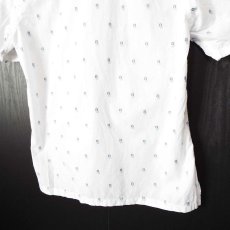 画像6: 【メンズシャツ特集】TAKEO KIKUCHI（タケオキクチ）スクエア　総柄　半袖シャツ　ホワイト・ブルー系｜サイズ：３｜USED｜古着 (6)