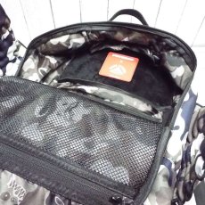 画像6: 【貴重な逸品】Sprayground(スプレーグラウンド) × BLACK PYRAMID（ブラックピラミッド）コラボ　カモフラ柄 　パックパック｜USED (6)